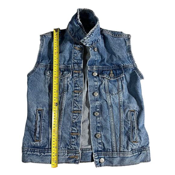 Old Navy Womens Denim Vest, Size XS, Sleeveless BLUE Wash - Picture 3 of 9